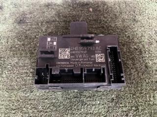 Блок комфорта передний правый Touareg 2