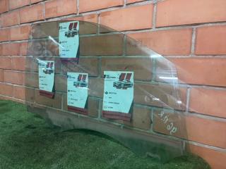 Стекло двери переднее правое Touareg 2