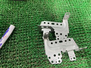 Крепление магнитолы Toyota Prius