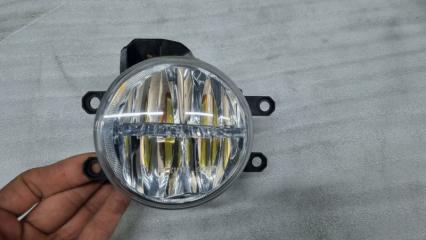 Фара противотуманная правая Toyota SAI 2015+