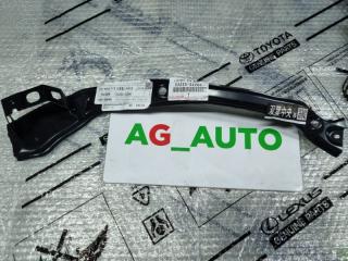 Запчасть рамка радиатора левая Toyota AQUA 2017+