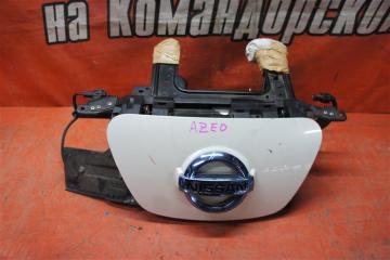 Зарядное гнездо переднее NISSAN LEAF 2010