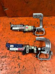 Запчасть доводчик двери задний AUDI Q5 2012