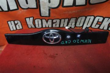 Накладка 5-й двери задняя TOYOTA PRIUS 2006 контрактная Накладка 5-й двери задняя TOYOTA PRIUS 2006