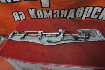 Накладка 5-й двери задняя PRIUS 2006 NHW20