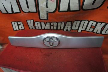 Накладка 5-й двери задняя TOYOTA PRIUS 2006 контрактная Накладка 5-й двери задняя TOYOTA PRIUS 2006