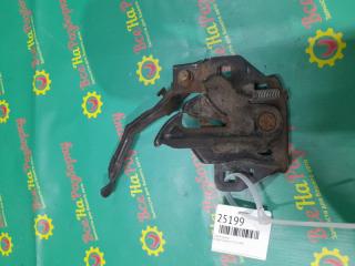 Запчасть замок капота Dodge Caravan 3 1999