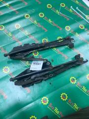 Фото запчасти петли капота Volvo S80 2000 Б/У запчасть Запчасть петли капота Volvo S80 2000