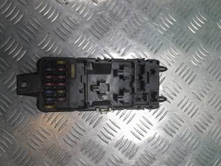 Блок предохранителей Mitsubishi Carisma 2000