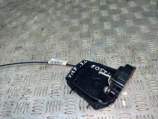 Замок двери задний левый Toyota Vitz