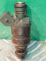 Форсунка топливная Volkswagen Golf 4