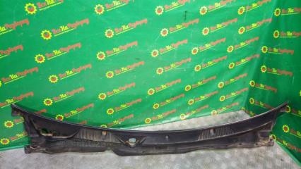 Жабо Nissan Sunny 2000