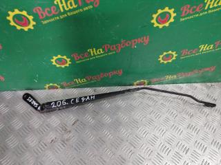 Запчасть поводок дворника правый Peugeot 206 2003