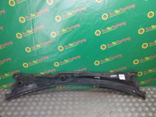 Жабо Nissan Sunny 2001