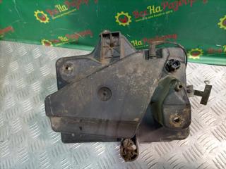 Запчасть площадка полка акб Chrysler Pacifica 2004