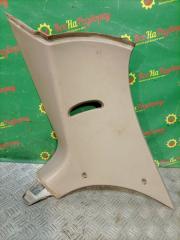 Запчасть накладка задней стойки правая Chrysler Pacifica 2004