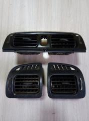 Дефлектор воздуховода торпеды Mazda 626 1998