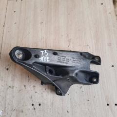 Кронштейн опоры двигателя Volkswagen Transporter 2008 контрактная Кронштейн опоры двигателя Volkswagen Transporter 2008