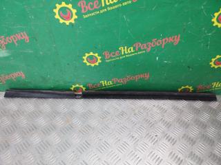 Запчасть бархотка задняя левая Mitsubishi Pajero 4 2006 - 2019