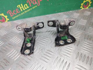 Запчасть петли задней правой двери Mitsubishi Pajero 4 2006 - 2019