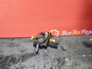 Запчасть замок капота Ford Fusion 2009