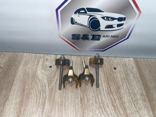 Запчасть кронштейн форсунки BMW 2013