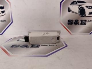 Плафон подсветки салона BMW X3 F25 N55B30 Плафон подсветки салона BMW X3 F25 N55B30