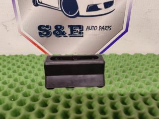 Фиксатор упора капота BMW X1 E84 N20B20A Фиксатор упора капота BMW X1 E84 N20B20A