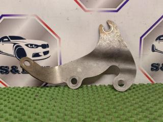 Кронштейн катализатора BMW 2017 Б/У Кронштейн катализатора BMW 2017