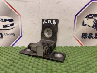 Петля двери передняя левая BMW X5 2008