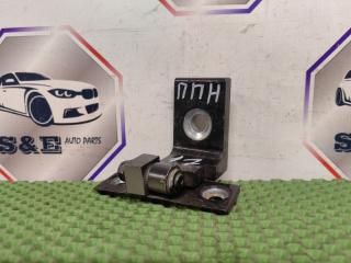 Петля двери передняя правая BMW X5 2011