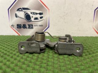 Замок капота BMW X5 E70 N52b30AF Замок капота BMW X5 E70 N52b30AF