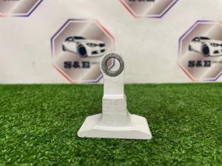 Фото запчасти петля двери передняя правая BMW 5 2018 Б/У запчасть Запчасть петля двери передняя правая BMW 5 2018