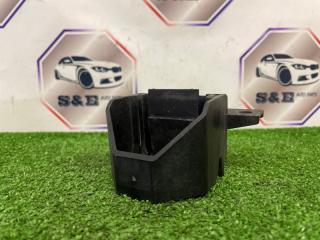 Запчасть кронштейн радиатора BMW X1 2013