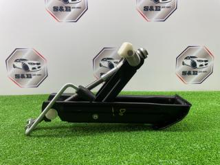 Фото запчасти домкрат Mercedes-Benz E 2007 Б/У запчасть Запчасть домкрат Mercedes-Benz E 2007