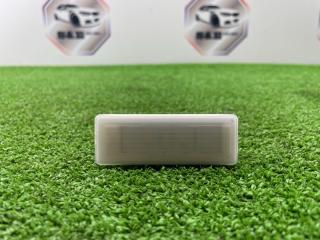 Запчасть плафон подсветки салона BMW 3 2013