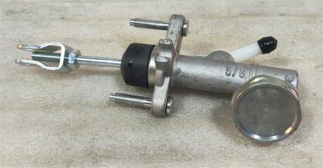 Главный цилиндр сцепления Grand Starex D4CB