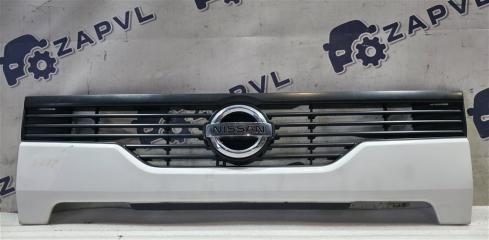Решетка радиатора передняя Nissan atlas 2009