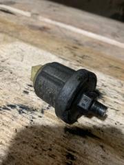 Датчик давления масла Nissan Diesel UD 1995