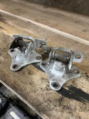 Петля двери правая Isuzu Elf 1999 Б/У Петля двери правая Isuzu Elf 1999