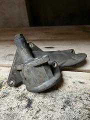 Крепление масляного фильтра Nissan Diesel Condor 1992 Б/У Крепление масляного фильтра Nissan Diesel Condor 1992