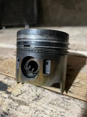 Поршень Mitsubishi Canter 1996 Б/У Поршень Mitsubishi Canter 1996