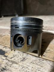 Поршень Mitsubishi Canter 1996 Б/У Поршень Mitsubishi Canter 1996