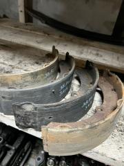 Запчасть колодки тормозные задние Toyota Dyna 1993