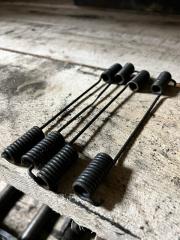 Запчасть пружина тормозной колодки задняя Toyota Dyna 1997