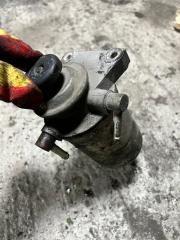 Запчасть крепление топливного фильтра Toyota Dyna 1998