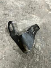 Фото запчасти кронштейн генератора Nissan Atlas 1990 Б/У запчасть Запчасть кронштейн генератора Nissan Atlas 1990