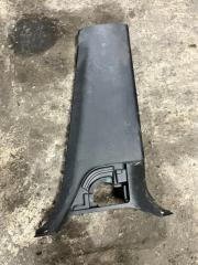 Фото запчасти накладка на стойку кузова Toyota Land Cruiser 200 2016 Б/У запчасть Запчасть накладка на стойку кузова Toyota Land Cruiser 200 2016