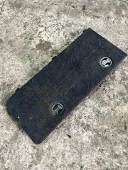 Фото запчасти обшивка багажника правая Toyota Land Cruiser 200 2016 Б/У запчасть Запчасть обшивка багажника правая Toyota Land Cruiser 200 2016