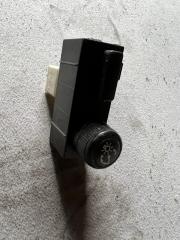 Фото запчасти кнопка регулировки света Toyota Land Cruiser 200 2016 Б/У запчасть Запчасть кнопка регулировки света Toyota Land Cruiser 200 2016